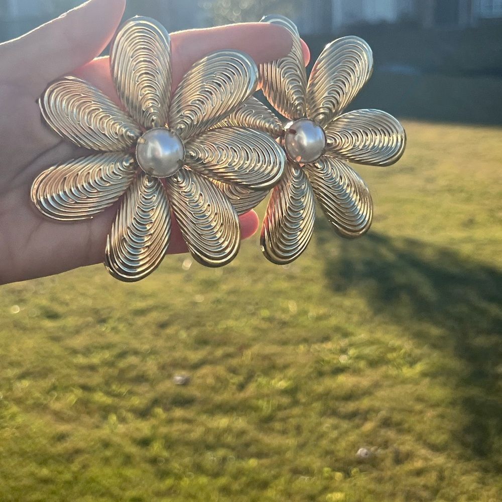 Oversized Gold-Tone Floral Earrings with pearl Accents - Picture 8 of 11